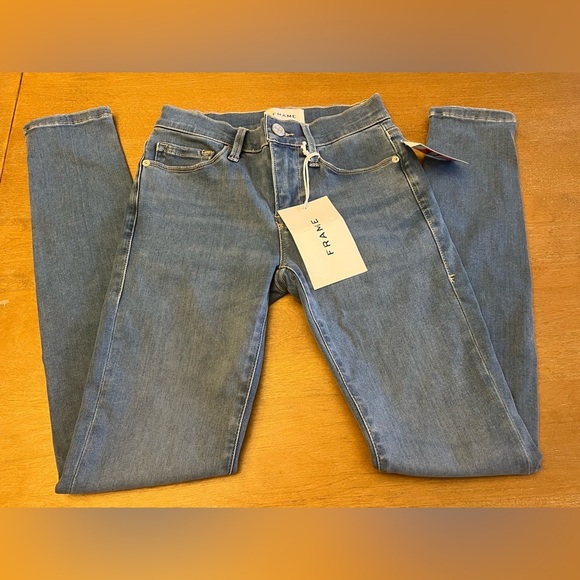 NWT FRAME Jeans - $218 retail 💙 - Picture 4 of 7